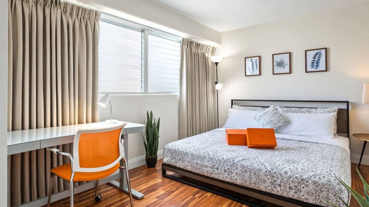 McCully - Moiliili Hotel | 09 FREE Parking/10 min beach/2br-Waikiki/Ala Moana