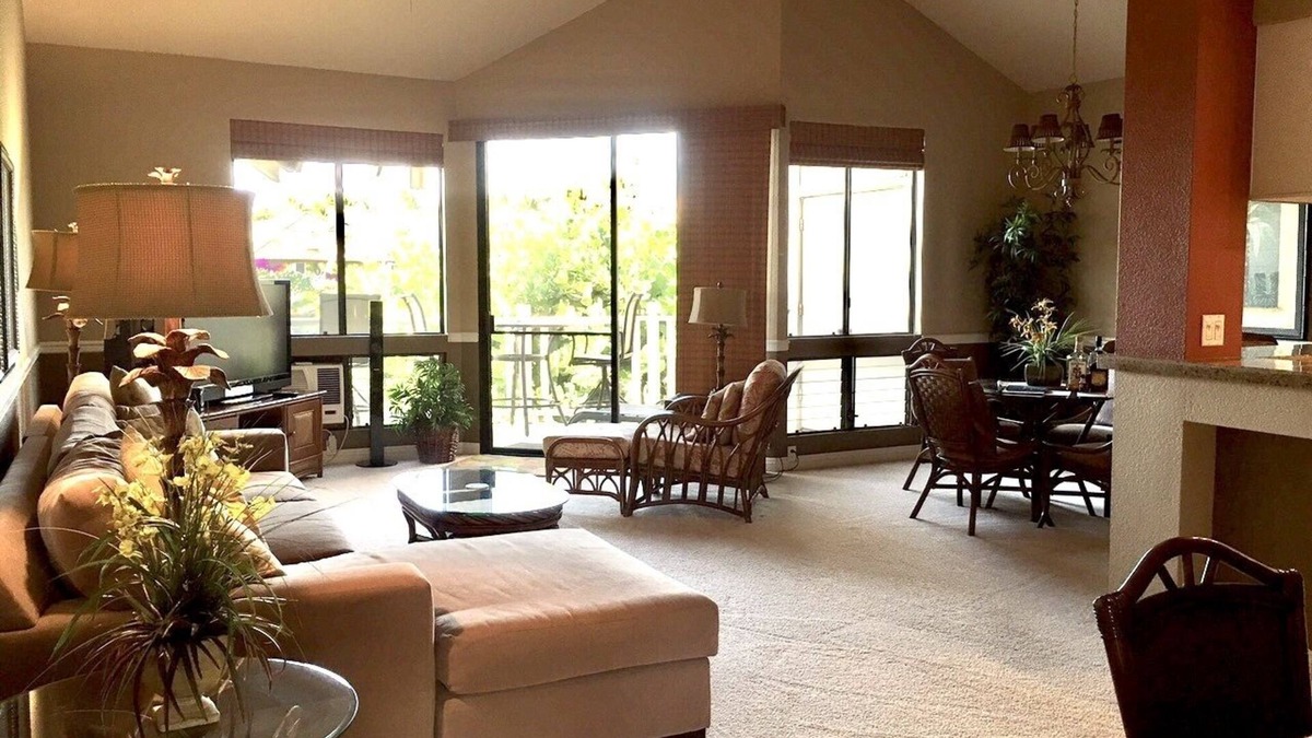 Wailea Condo | 125+ 5 STAR REVIEWS SAYS IT ALL! Upgraded thru/vaulted ceil/Golf & Ocean view!