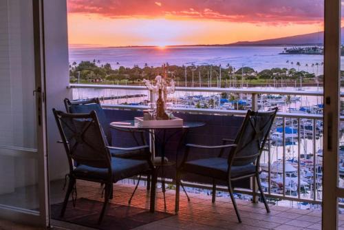 Waikiki Apartment | 1341- Ilikai Collection 7- Gorgeous Sunset and Beachfront Condo