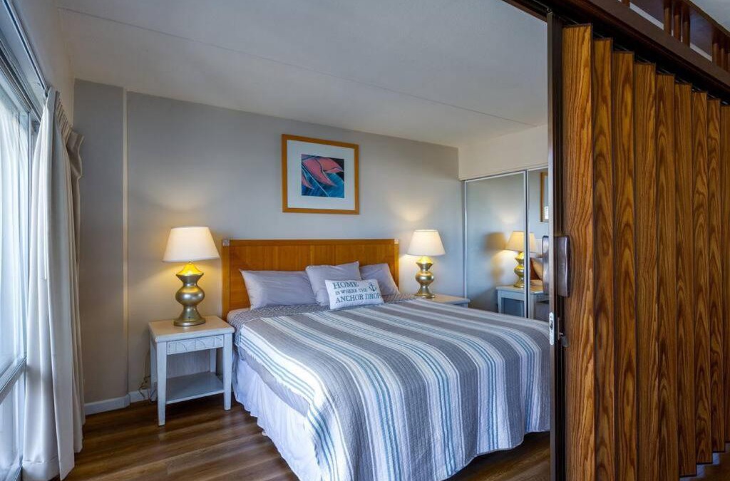 Waikiki Apartment | 1519 Ilikai Collection 9 Beachfront Resort recently upgraded