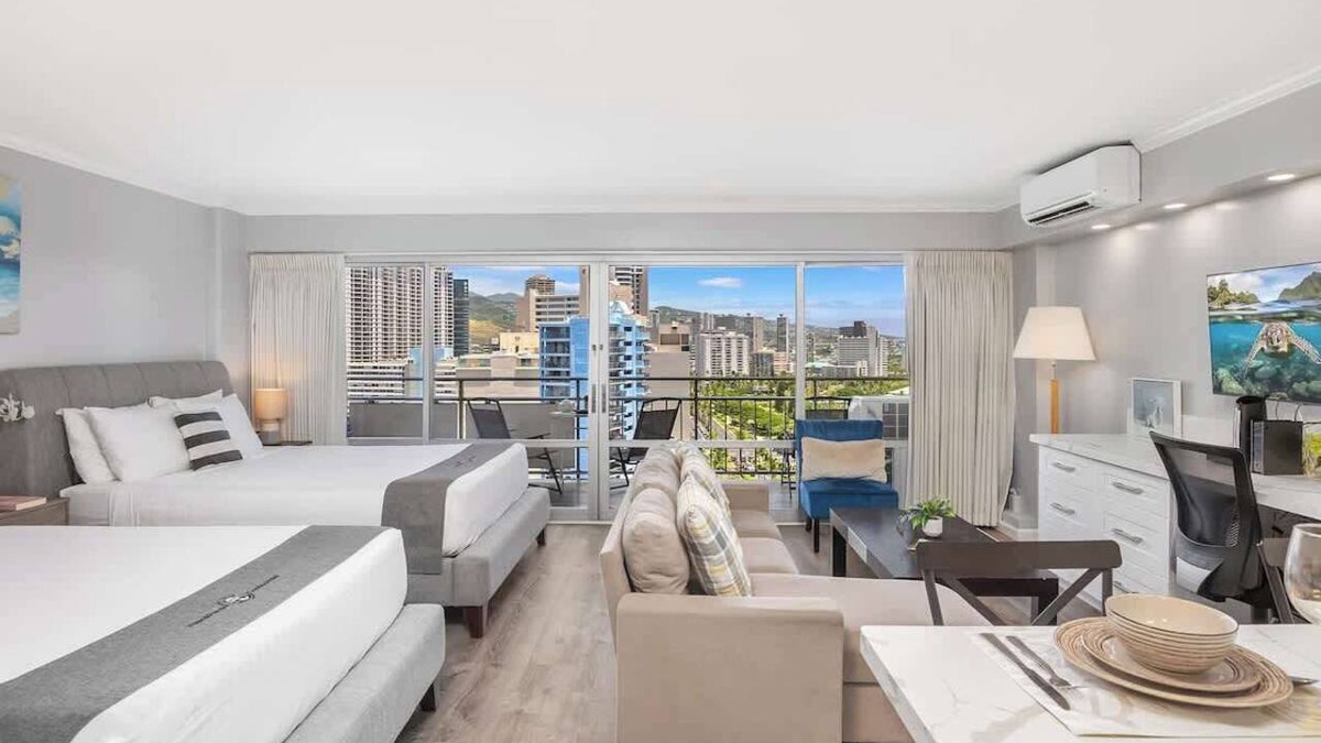 Waikiki Condo | 15th floor Waikiki studio - lanai & pool access