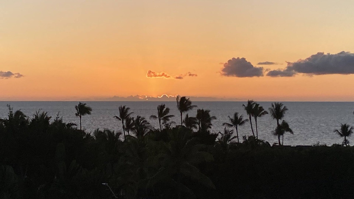 Kahaluu-Keauhou Condo | 199 per nt, before taxes and fees, ALOHA! 5 Star Luxury, central AC included.