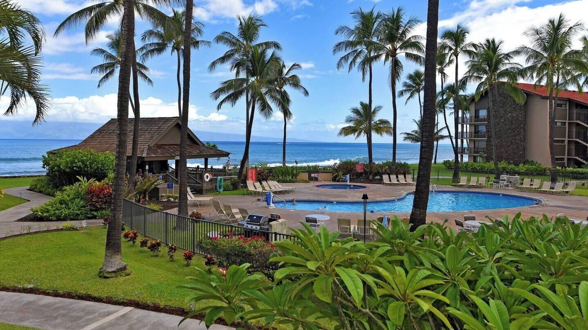 Kahana Condo | 2 Beachfront Units in Papakea Resort