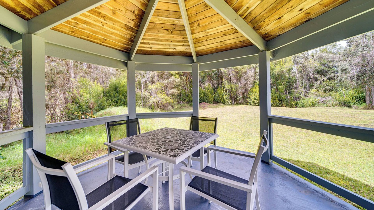 Volcano House | 2 Mi to Hawaii Volcanoes Nat'l Park: Tranquil Home