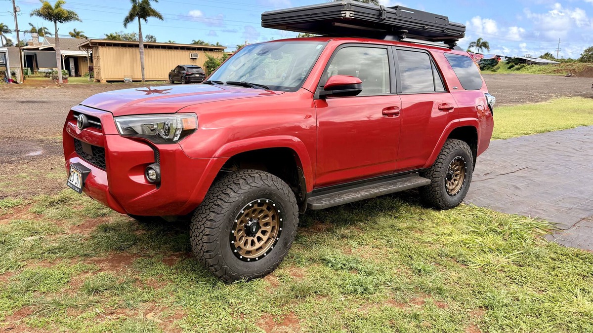 Anahola RV Rental | 2022 Red 4Runner