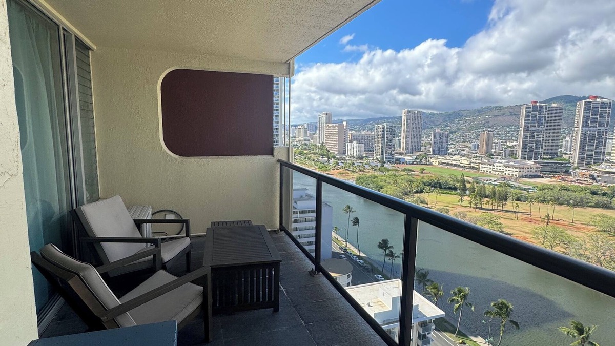Waikiki Condo | 21FL Studio Condo in the heart of Waikiki with free parking