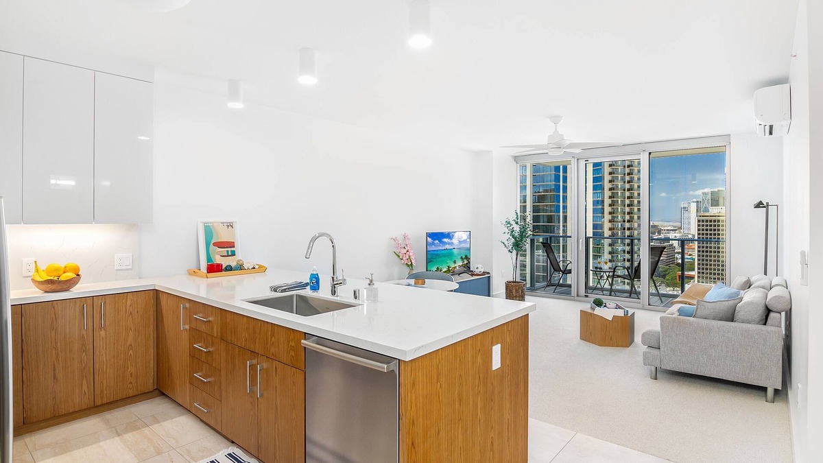 Ala Moana Condo | 23rd Floor Ala Moana 1bedroom with Parking