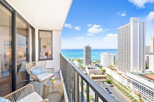 Waikiki Apartment | 25th Floor Ocean View, Steps to Waikiki Beach, Free Parking
