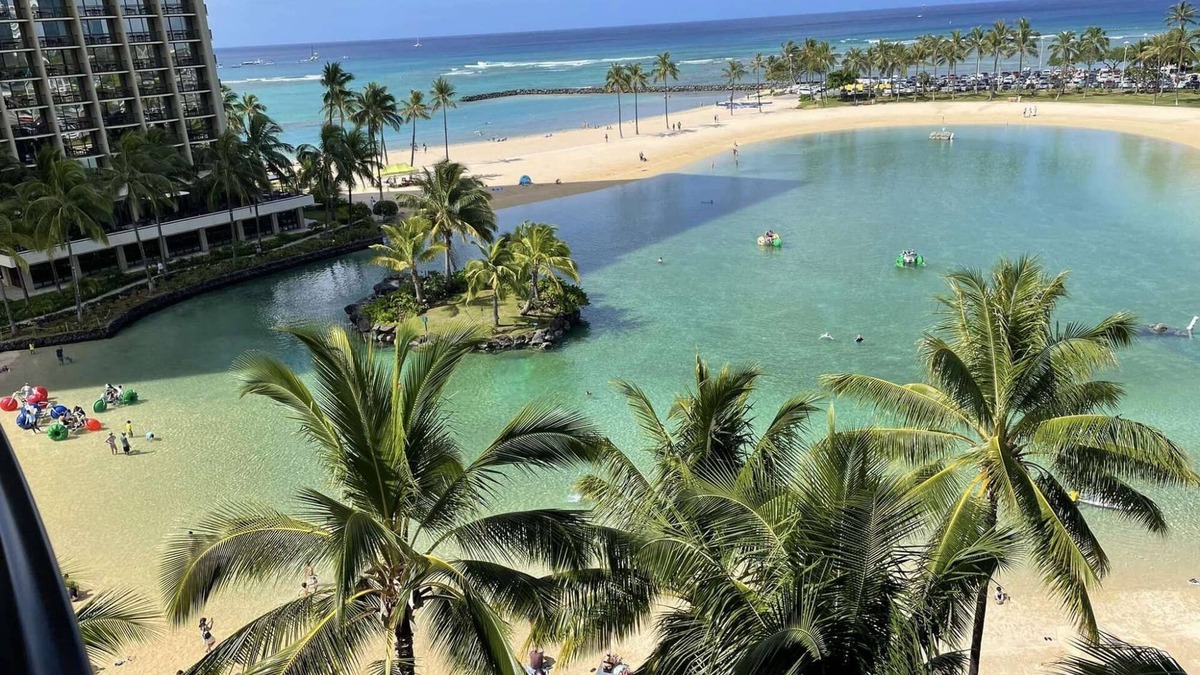 Waikiki Apartment | 2BR Non-Ocean View at Oceanfront Hilton Resort