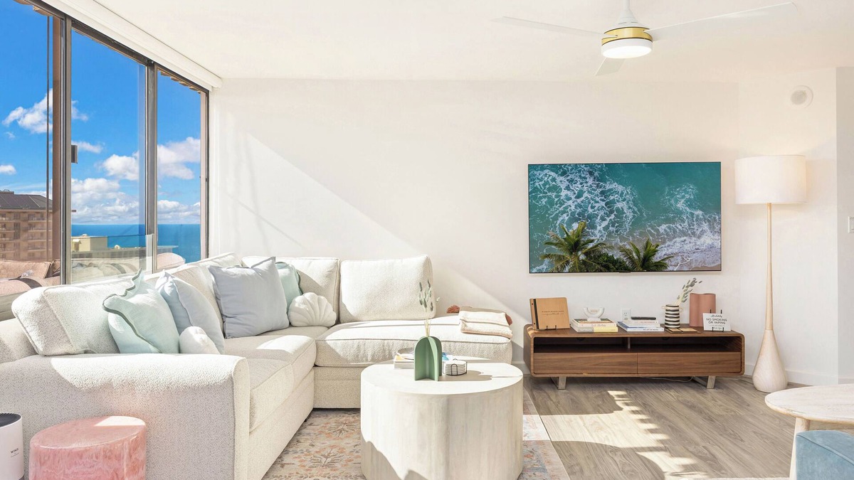 Waikiki Apartment | 2BR Ocean View Condo at The Windsor Waikiki Near the Beach