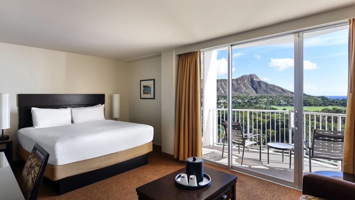 Honolulu Hotel | 2x Diamond Head Ocean View Suite 1 King Room at Room at Park Shore Waikiki