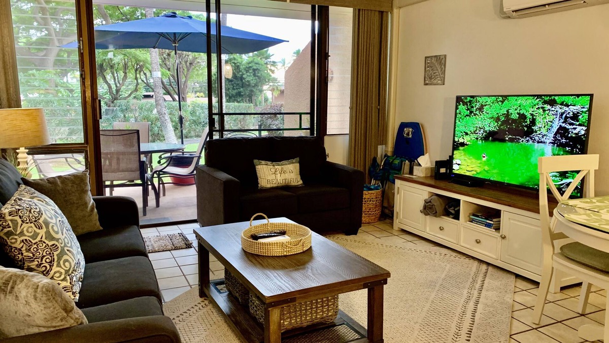 Kihei Condo | 3 minute walk to the beach! Close to restaurants/shops. Updated, clean with A/C