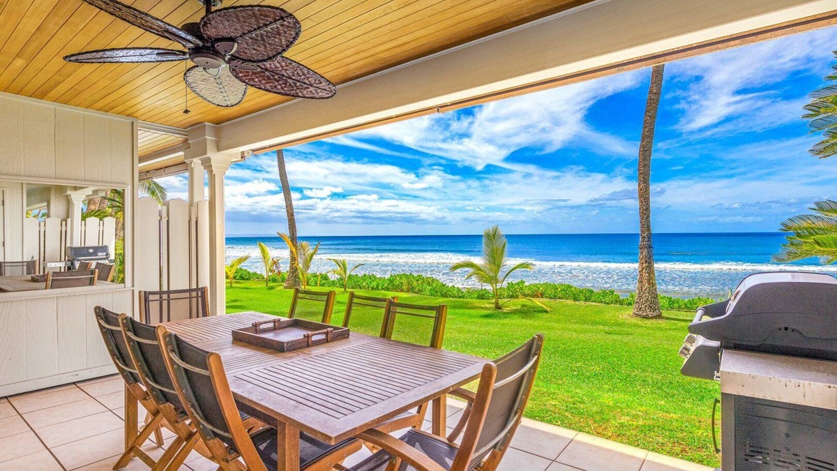 Downtown Lahaina House | 3BD Oceanfront Townhome, Lanai, Lawn & Sunset Views - Puamana 254-2