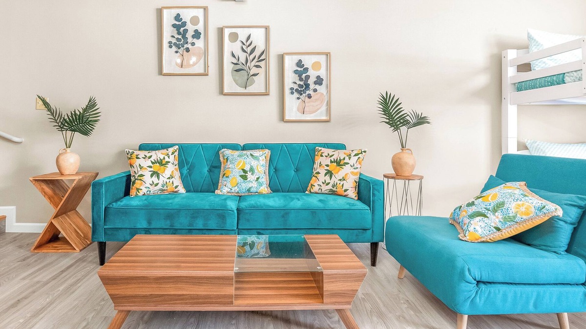 Downtown Honolulu Condo | 3BR Townhome condo in Downtown/Free Pkg/Washer/Dryer/Huge Patio/Pool