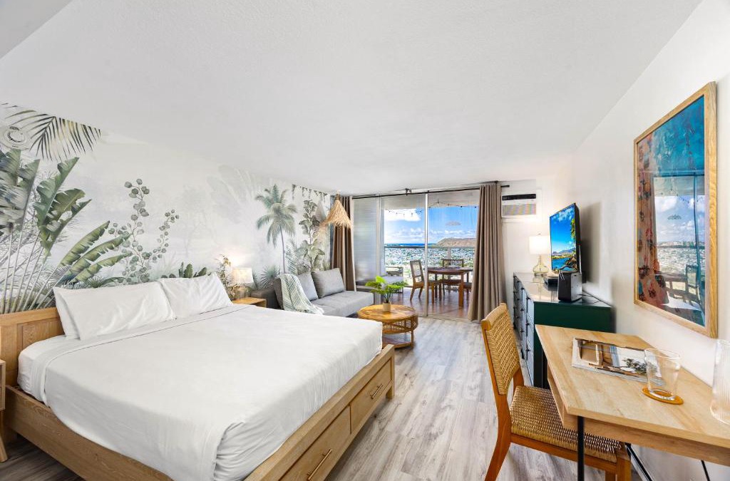 Waikiki Apartment | 42FL Renovated Gem with Iconic Ocean & Diamond Head Views