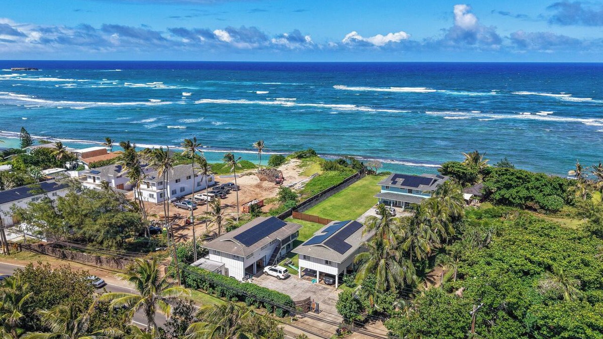 Laie House | 4BR Oahu Retreat - Steps to Beach - Laie Hawaii