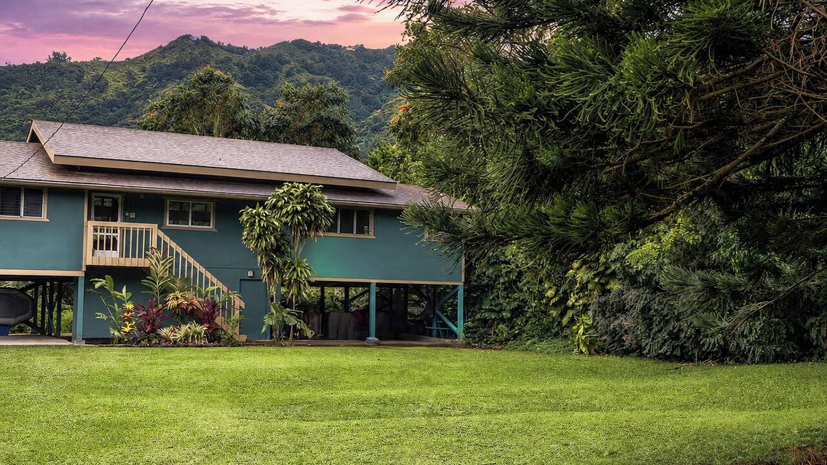 Wainiha House | 5-Min Walk to Tunnels Beach! | Mountain Views