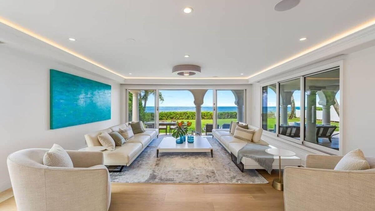 Lanikai House | 5-star Lanikai BEACHFRONT (5 bedrooms,sleeps 13)