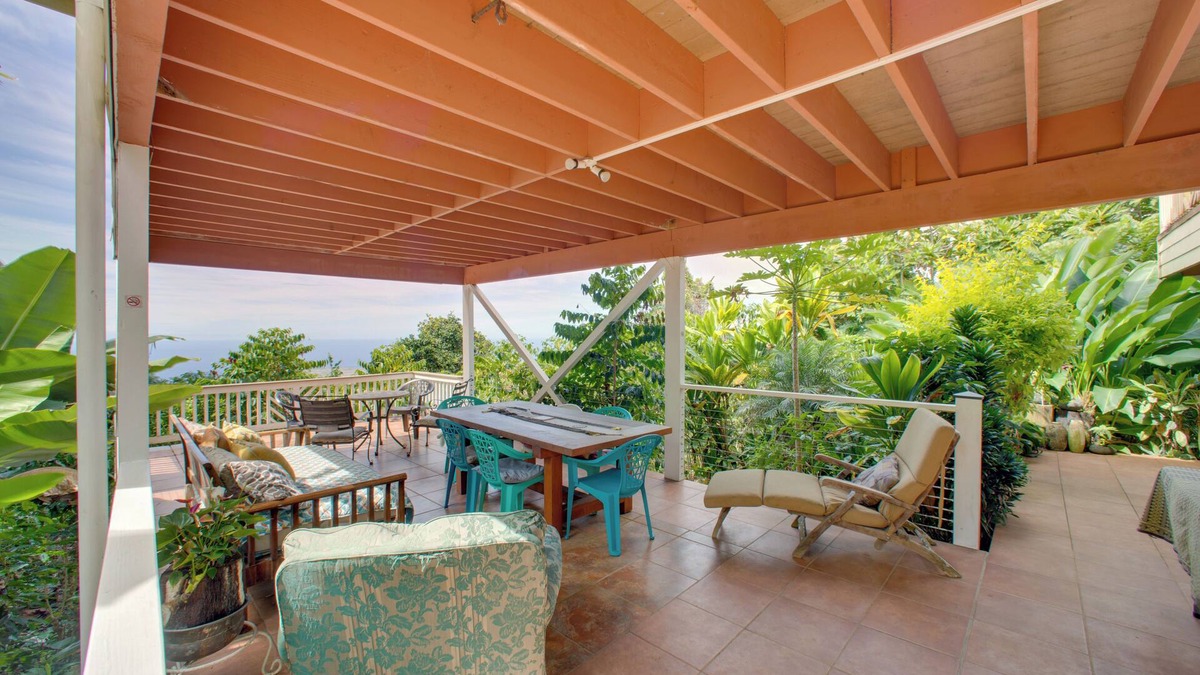 Holualoa Apartment | 8 Mi to Magic Sands Beach: Tranquil Home w/Lanai!