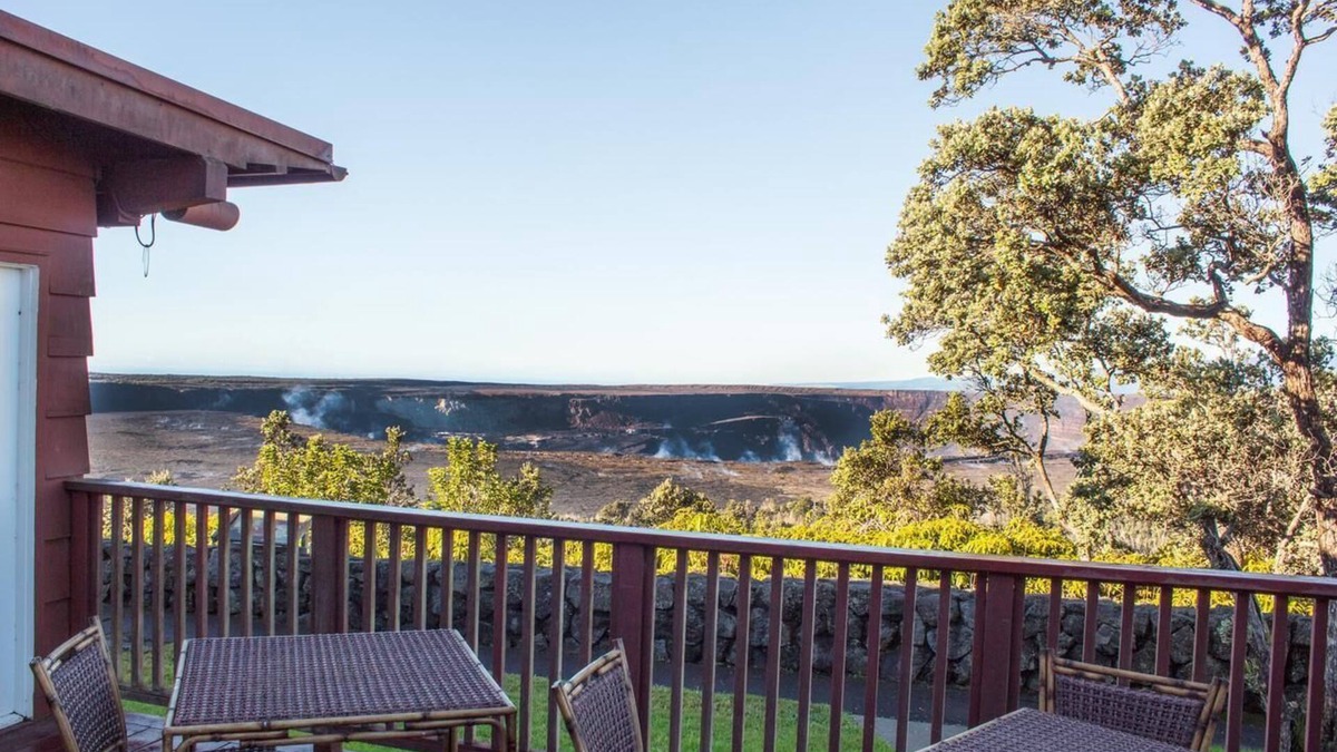 Volcano Hotel | A Place You'll Surely Enjoy! Deluxe Crater View King Unit, Free Parking!