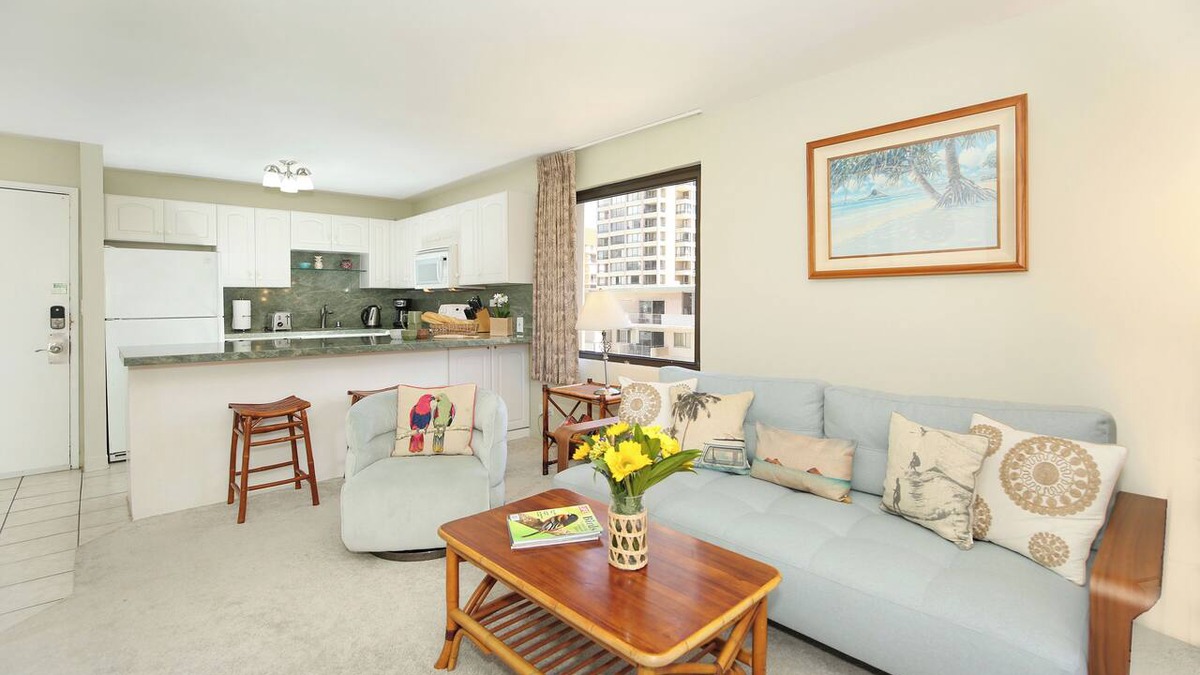 Waikiki Condo | A Repeat Guest Favorite! Great location! FREE Parking & Wi-Fi, Pool & more!