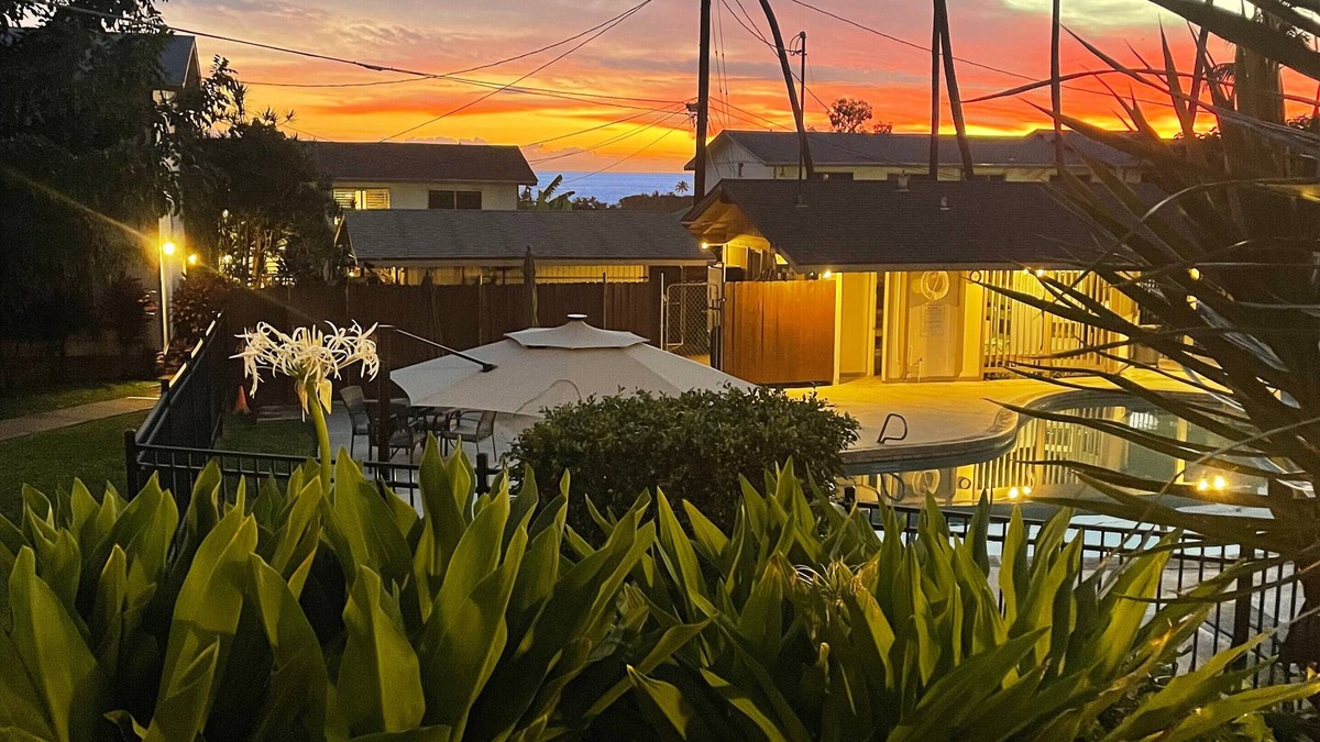 Historic Kailua Village Apartment | A Slice of Paradise in Kona - walk to stores, restaurants and the beach