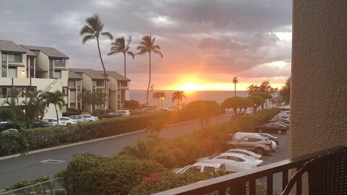 Kihei Condo | Absolute Amazing View, One level, 2 Lanai’s,New bed types King,Queen,Twin Qsofa