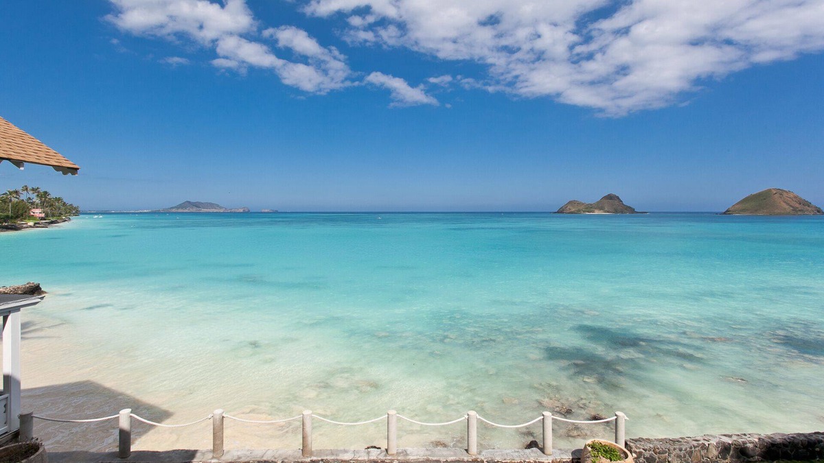 Lanikai House | Adorable Beachfront Home Located on Secluded White Sand Beach!