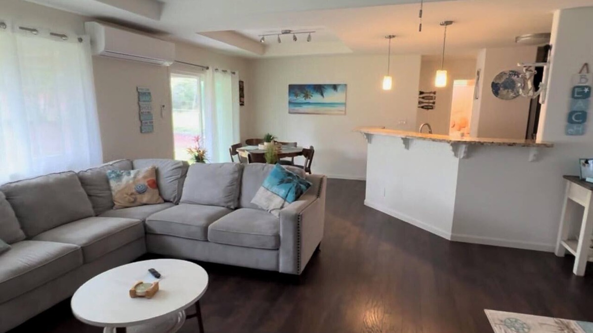 Keaau House | Airconditioned Tropical Home, close to Hilo, Ocean, Beaches, Waterfalls, Volcano