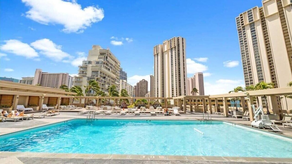 Ala Moana Apartment | Ala Moana Studio 804 Deluxe Mountain View Suite