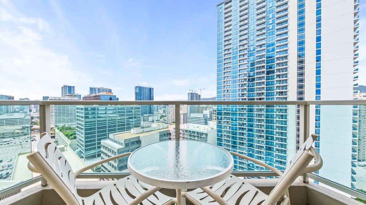 Ala Moana Apartment | Ala Moana Studio Mountain View w/Balcony