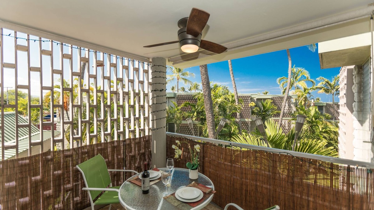 Kailua-Kona Condo | 🌴Alii Villas 301 Lovely garden unit with partial ocean view from the lanai. 🌴