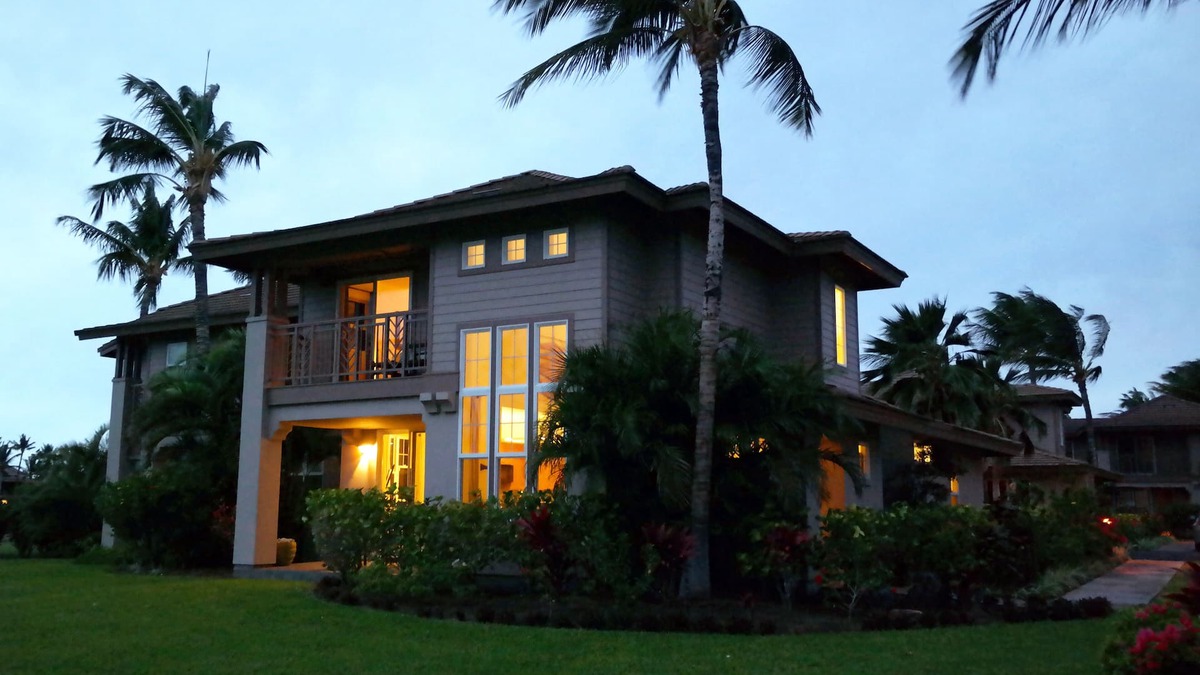 Waikoloa House | All 2025 10-50% off. Relax in our quiet end unit #601. Tropical views. 90 golf!