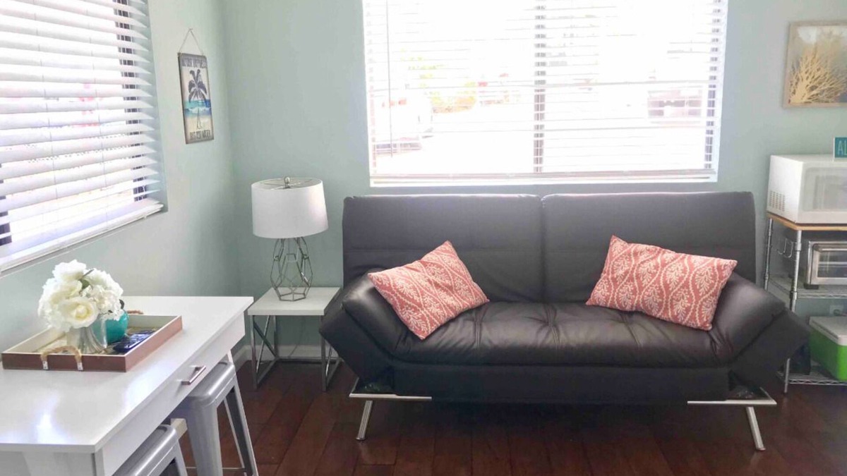 Kailua-Kona House | Aloha Spirit! Only 2 mi from Kona & 1/2 mile walk to the shoreline!