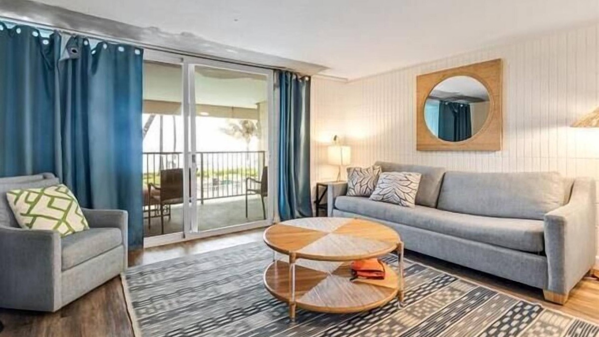 Punaluu Condo | Amazing Beachfront Condo