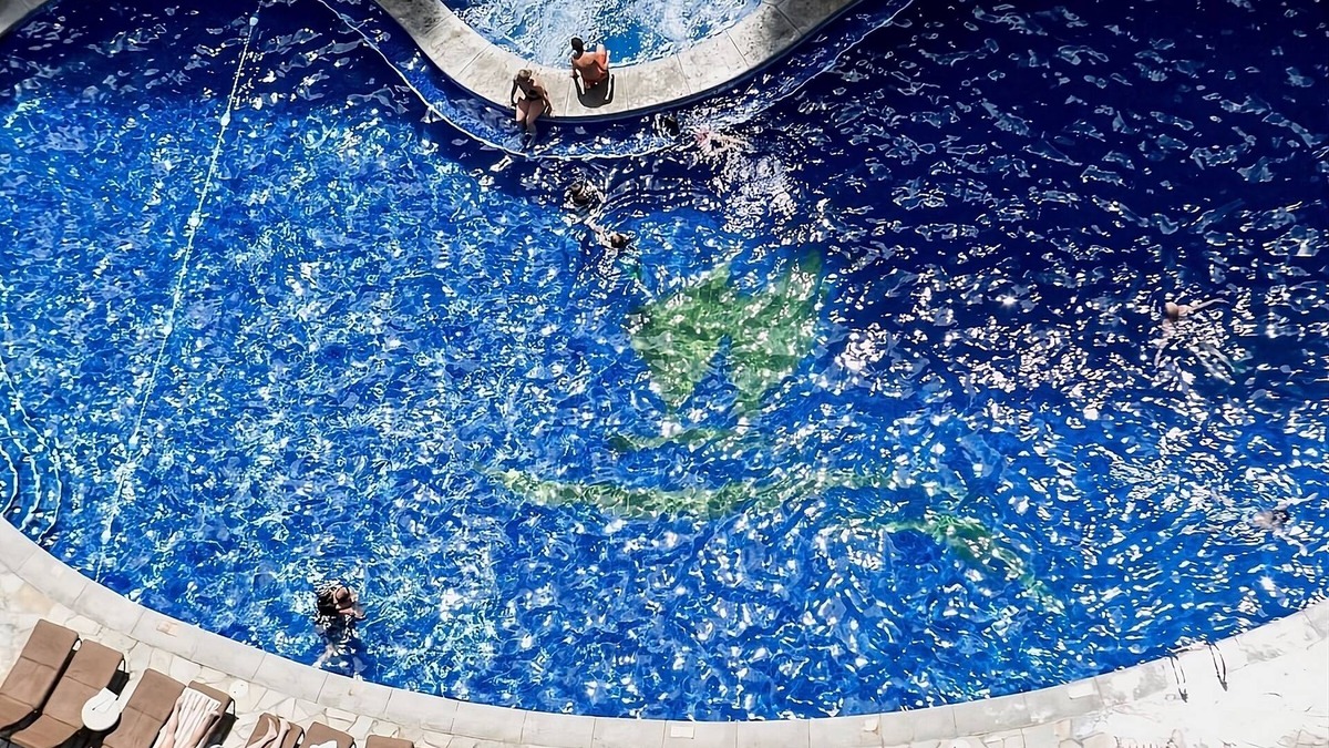 Waikiki Apartment | Amazing Deal! Pool, Onsite Restaurant & Bar, Minutes to Royal Hawaiian Center