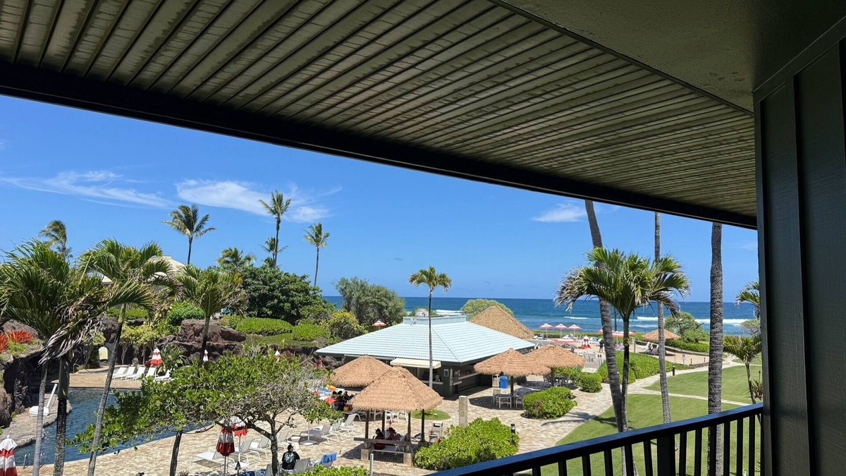 Hanamaulu Resort | AMAZING OCEAN AND POOL VIEWS FROM TOP FLOOR! LAST MIN DEALS WITH NO RESORT FEES!
