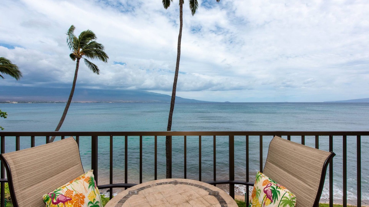 Maalaea Condo | AMAZING OCEANFRONT MAUI - Watch the whales right from the balcony