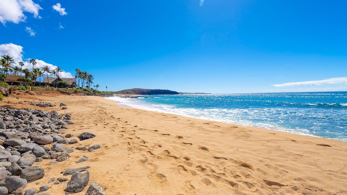 Maunaloa Condo | Amazing Tropical Condo w/Shared Pool, Private Washer/Dryer, Free WiFi, Lanai