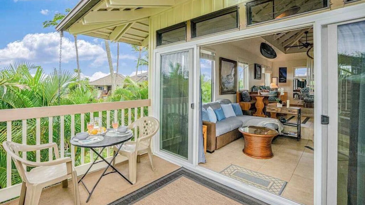 Princeville Condo | August Sale - Princeville Corner Studio with Fast WiFi, Mountain Views & Pool