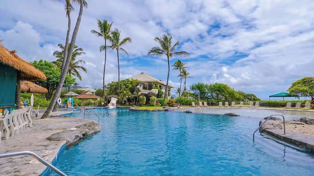 Hanamaulu Apartment | August Sale - Third-Floor Lihue Condo with Resort Pools, Gym, Spa & Dining