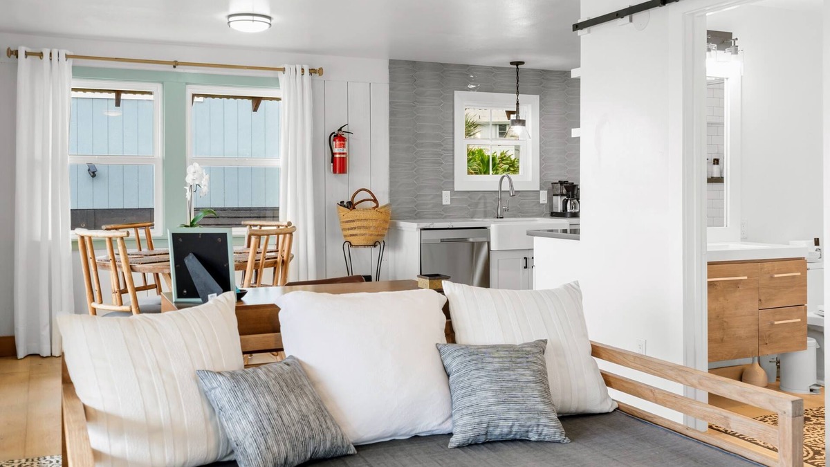 Hana Cottage | AUTHENTIC HAWAIIAN BEACH HOUSE ON HANA BAY. 5-minute walk to beaches and town.