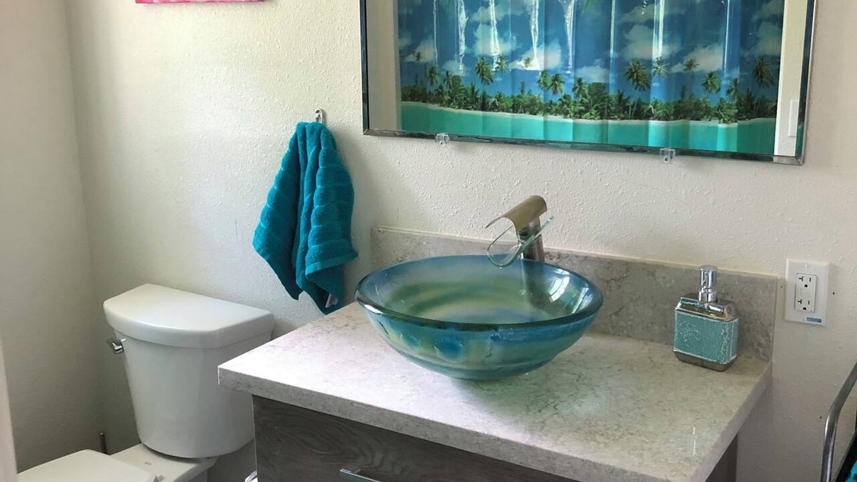 Keaau Cottage | Avocado Acre- Perfect cottage in Keaau for a relaxing getaway