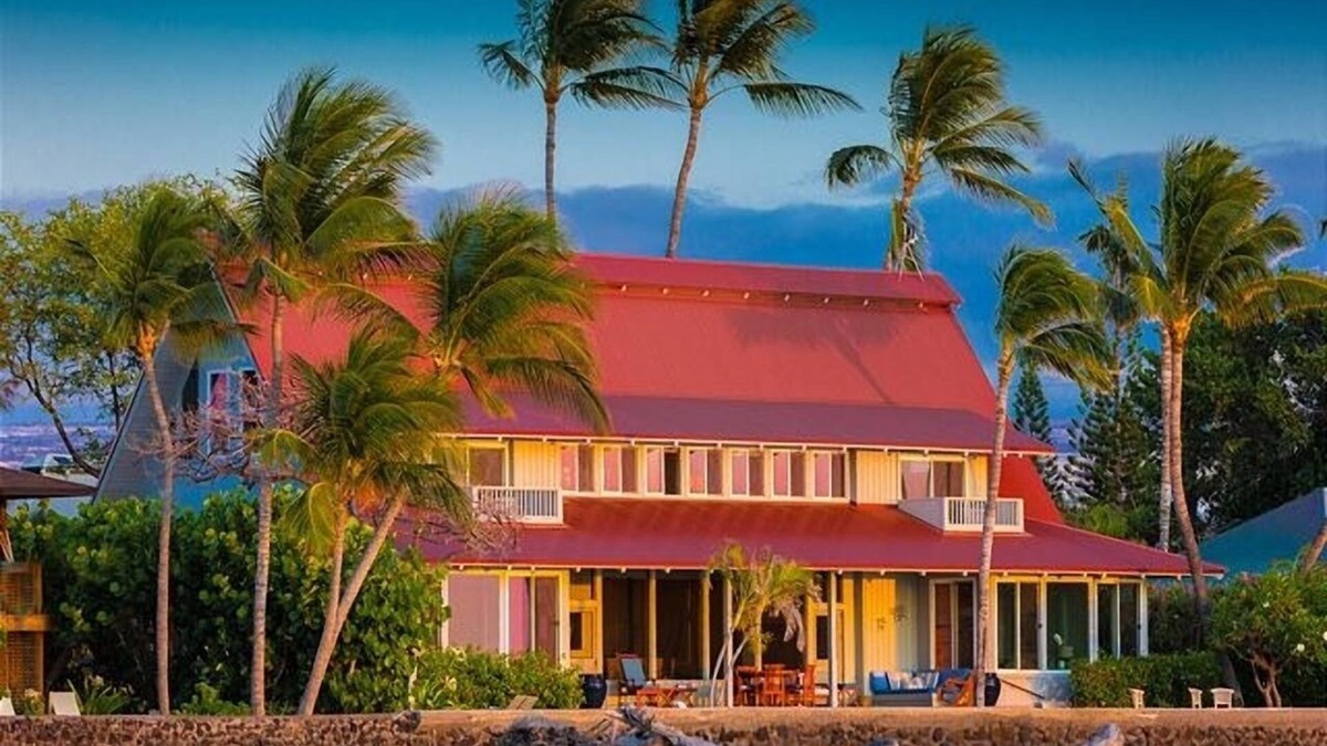 Kamuela House | B.I. Kaiakea, Sleeps 12, Hot Tub, Astounding Oceanfront in Tranquil Puako!