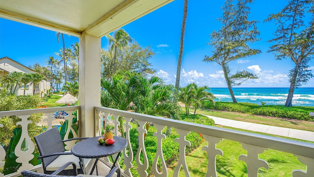Wailua Apartment | Beach Front View, Split AC, Wifi, Pool and Hot Tub