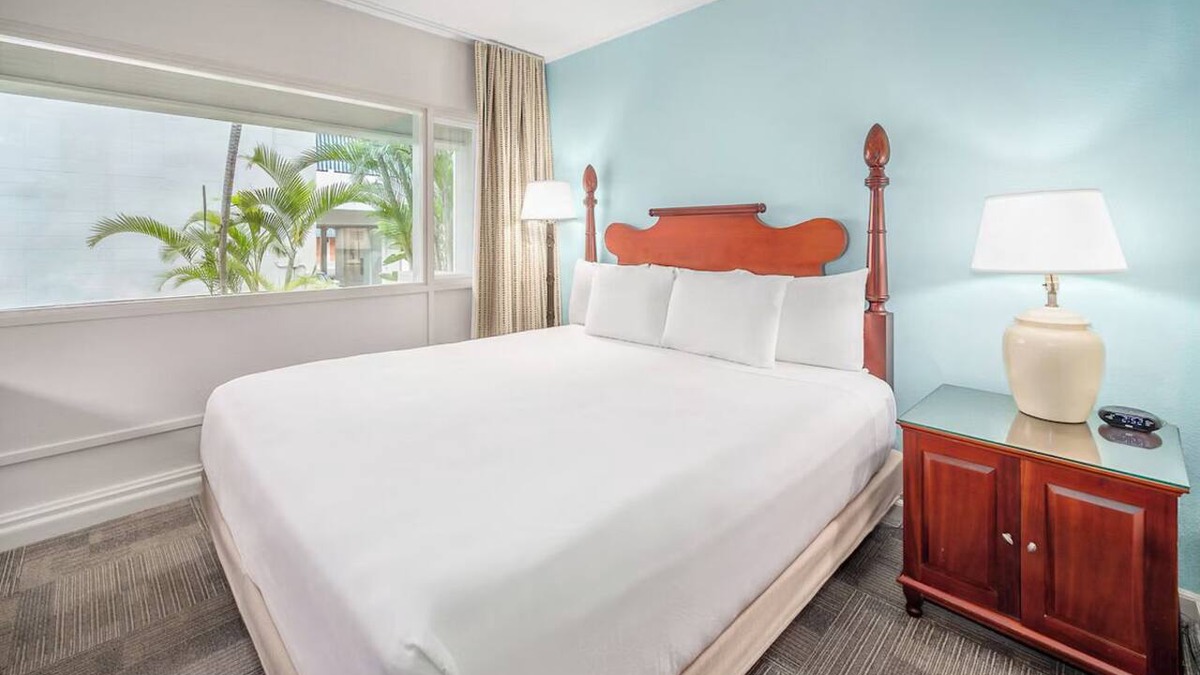 Kahului Hotel | Beach, Sun & Island Adventures | Prime Location | Outdoor Pool | Pet-Friendly!