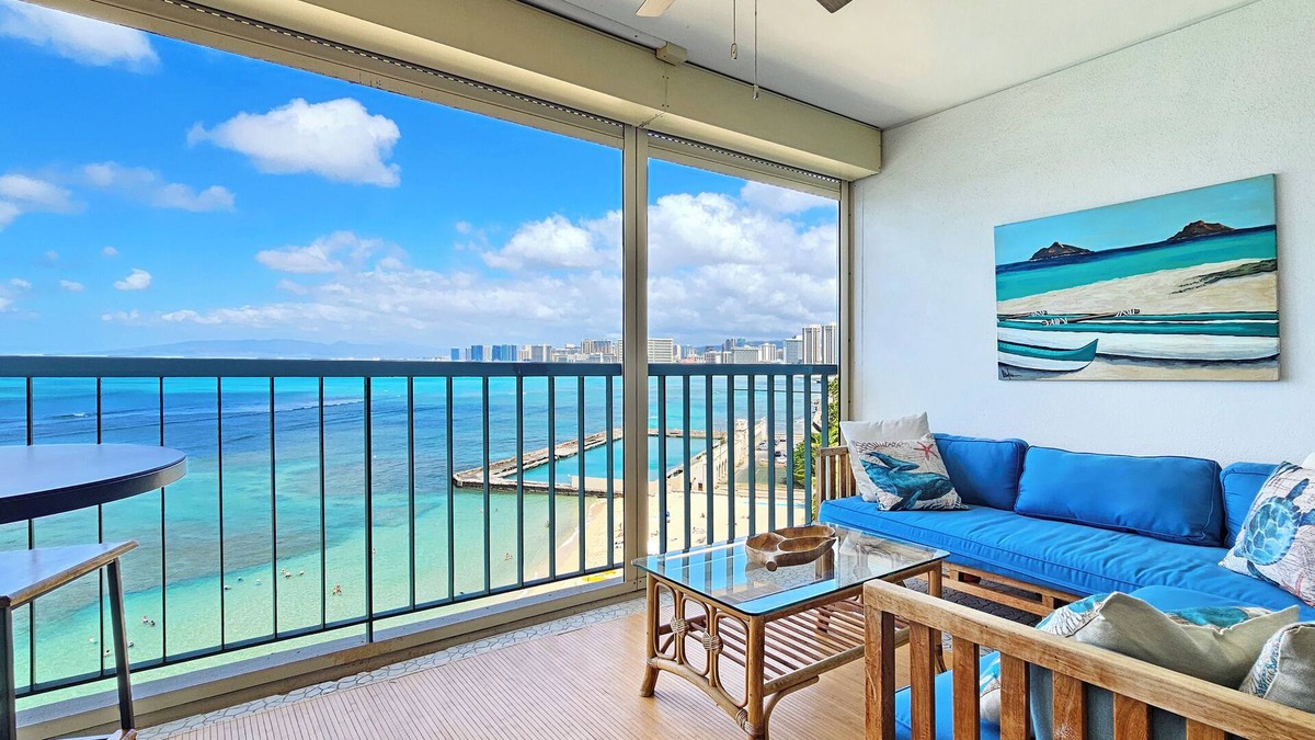 Diamond Head - Kapahulu - St. Louis Apartment | Beachfront 8th Floor Sans Souci Studio - 30 Day Rental