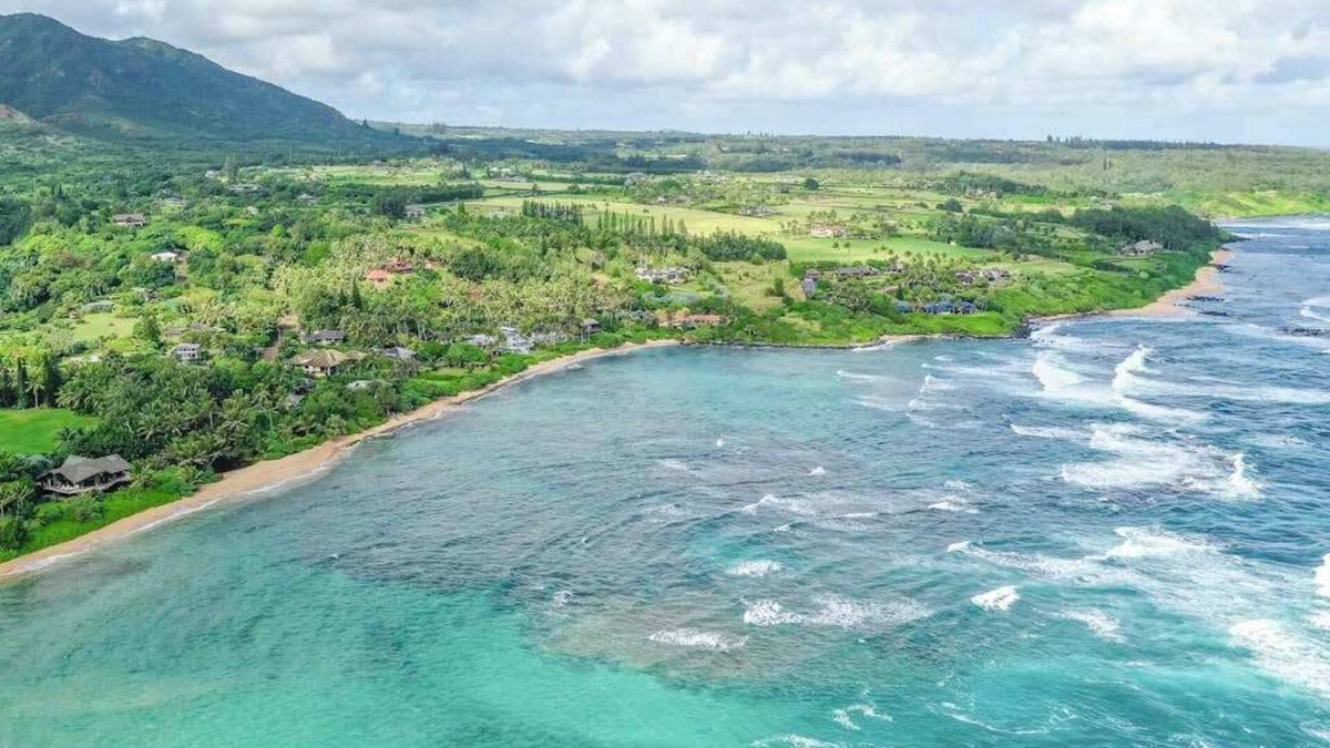 Anahola House | Beachfront Anahola Home with Ocean Views, Hot Tub & Beach Gear