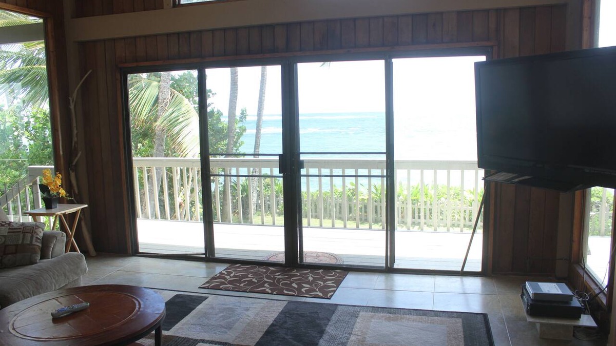 Mokuleia House | Beachfront Beauty $5900 PER MONTH