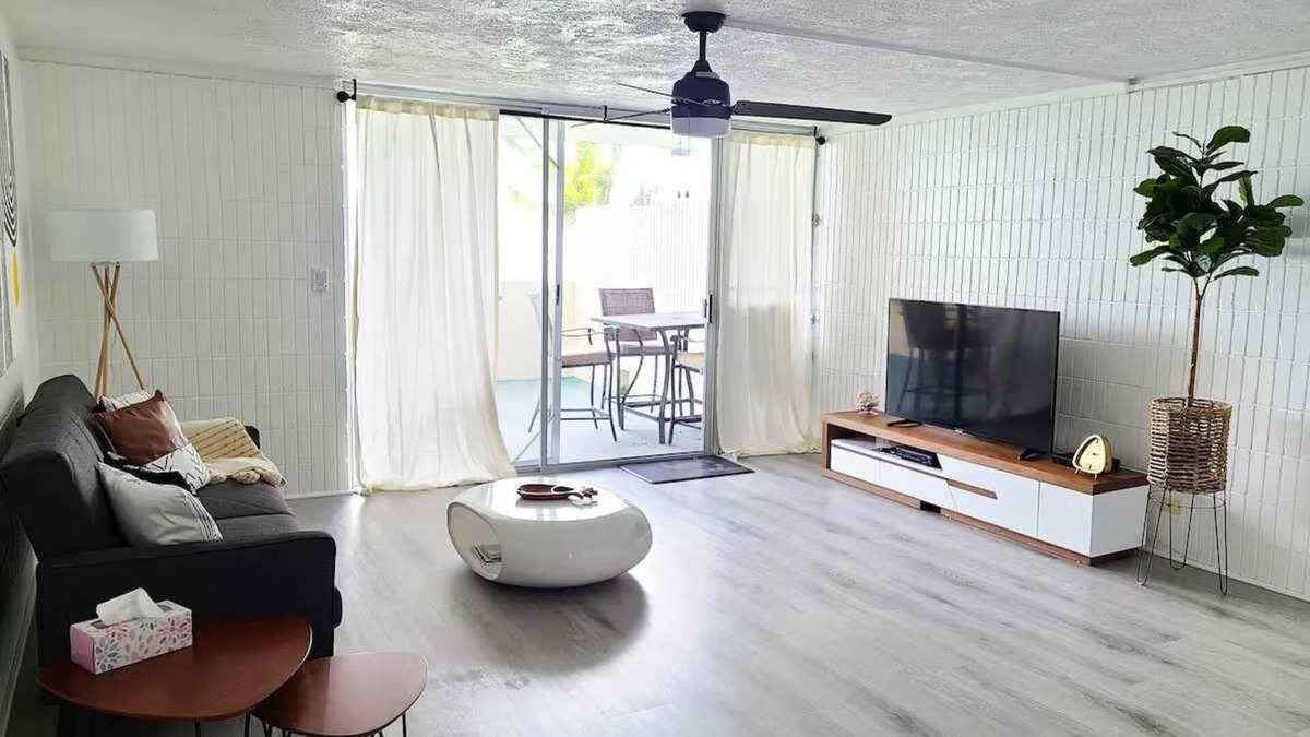 Punaluu Condo | Beachfront Condo with Ocean View